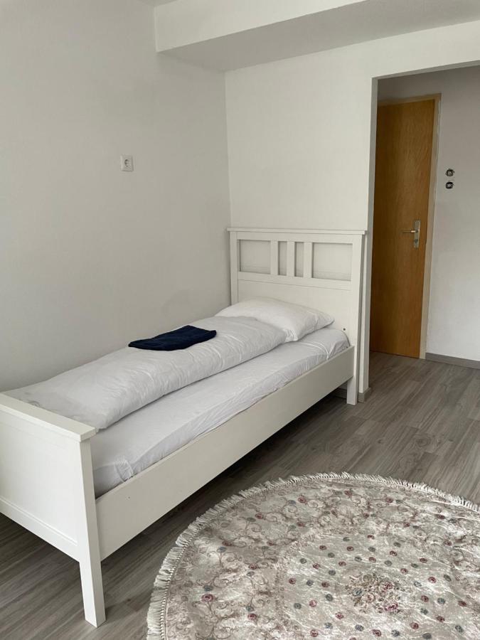 Ferienwohnung Monteurwohnung Kassel Zentral Ll Esterno foto